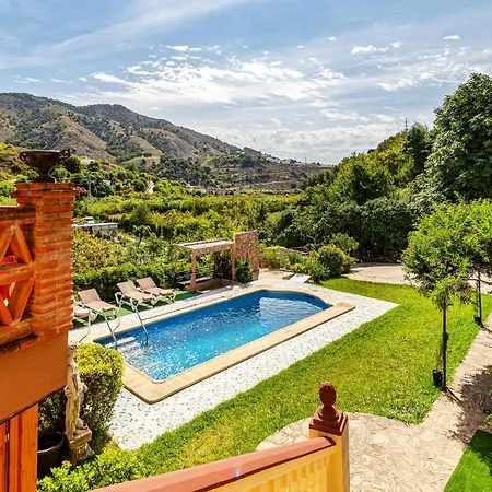 Сasa de vacaciones 3 Bedroom Awesome In Nerja