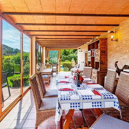 Сasa de vacaciones 3 Bedroom Awesome In